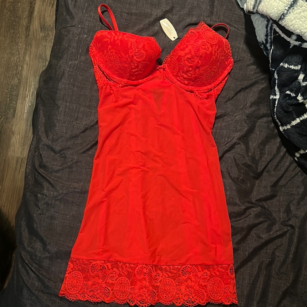 Victoria’s Secret: New- Red Lace Chemise